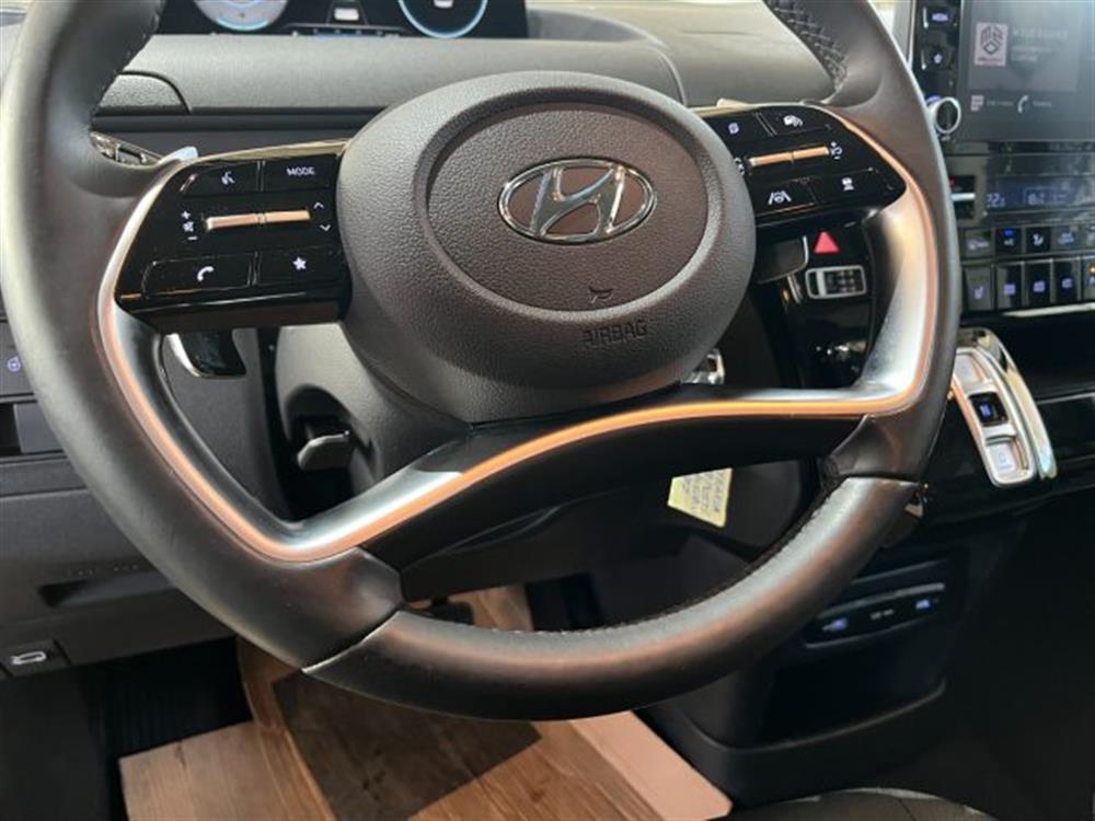 Staria Staria 2.2 AT AWD 4X4 9 pos