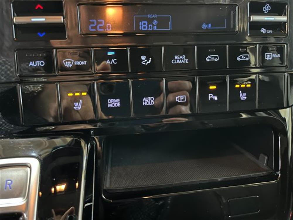 Staria Staria 2.2 AT AWD 4X4 9 pos