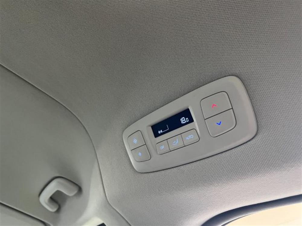 Staria Staria 2.2 AT AWD 4X4 9 pos