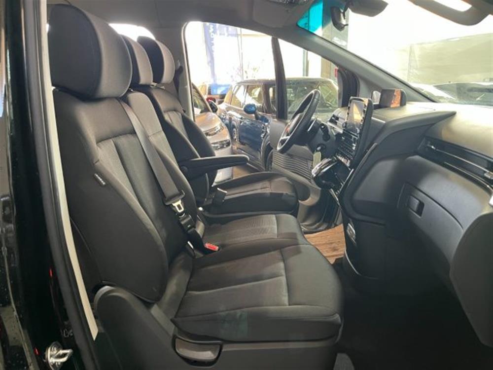 Staria Staria 2.2 AT AWD 4X4 9 pos