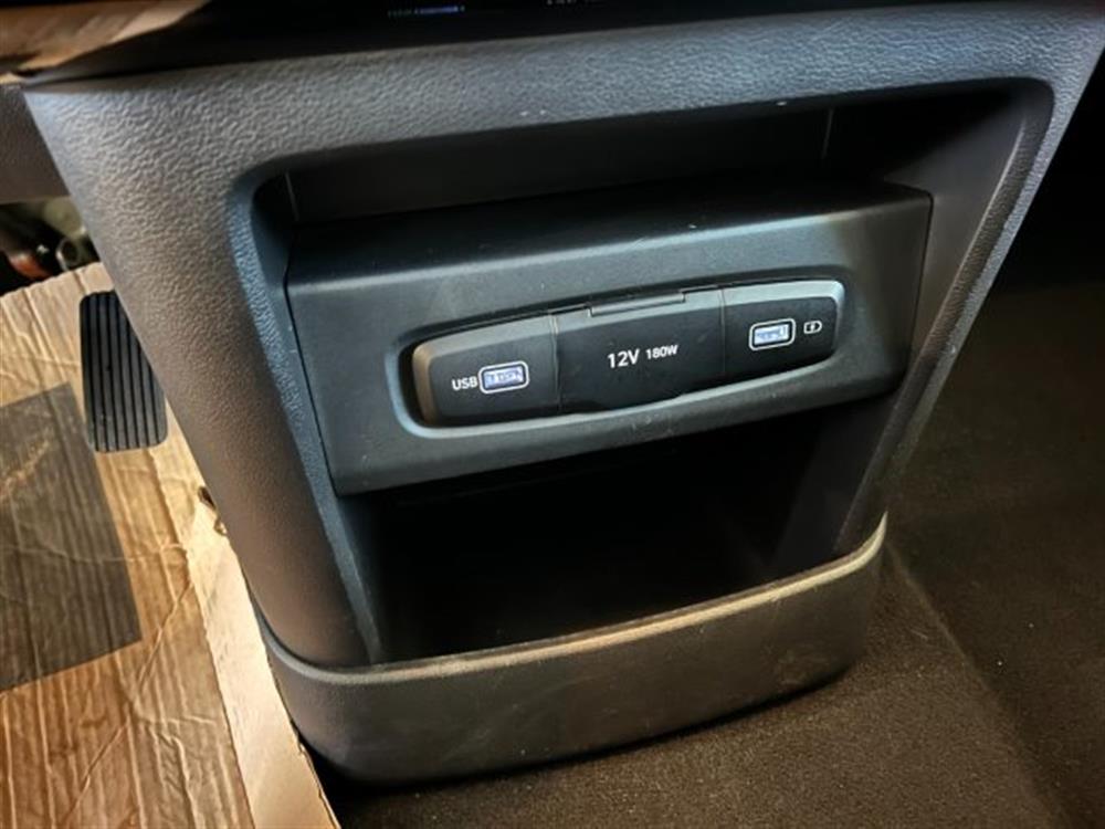 Staria Staria 2.2 AT AWD 4X4 9 pos