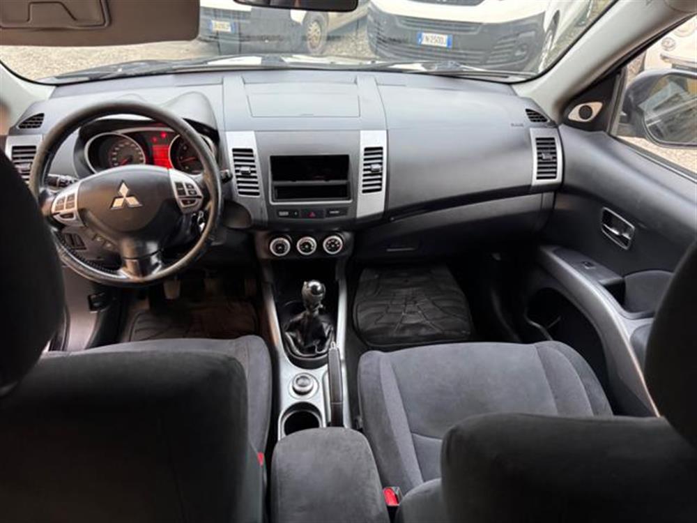 Outlander Outlander 7 posti 2.0 DI-D Int