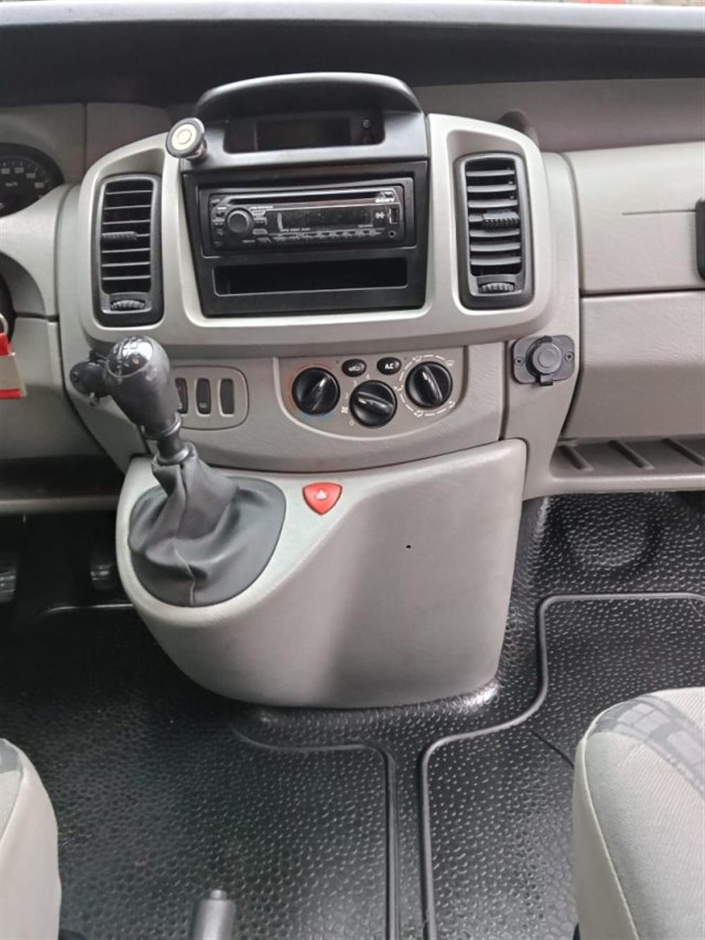 Vivaro Vivaro 27 1.9 DTI PC-TN Com