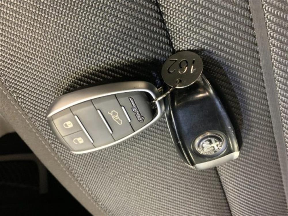 Stelvio Stelvio 2.2 Diesel AT8 Sport