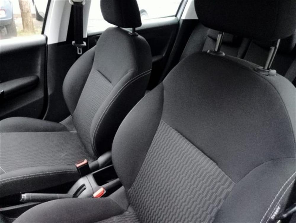 208 208 1.2 VTi 82 CV 5 port