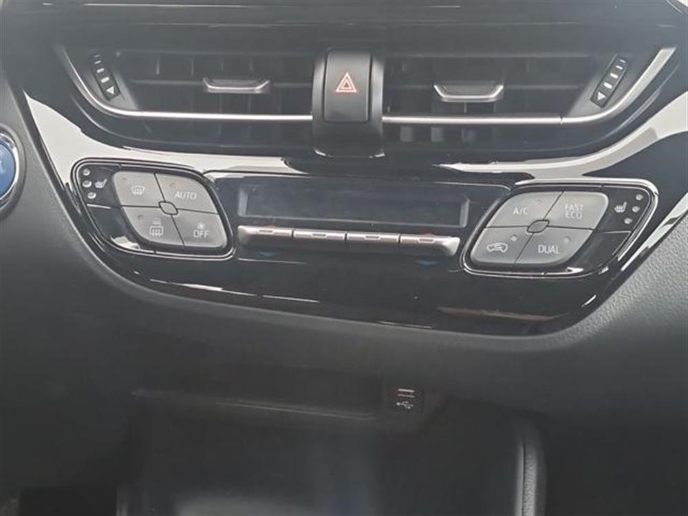 C-HR C-HR 1.8 Hybrid E-CVT Bus