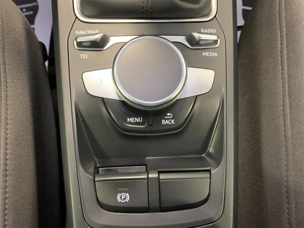 Q2 Q2 30 TFSI S line Editi