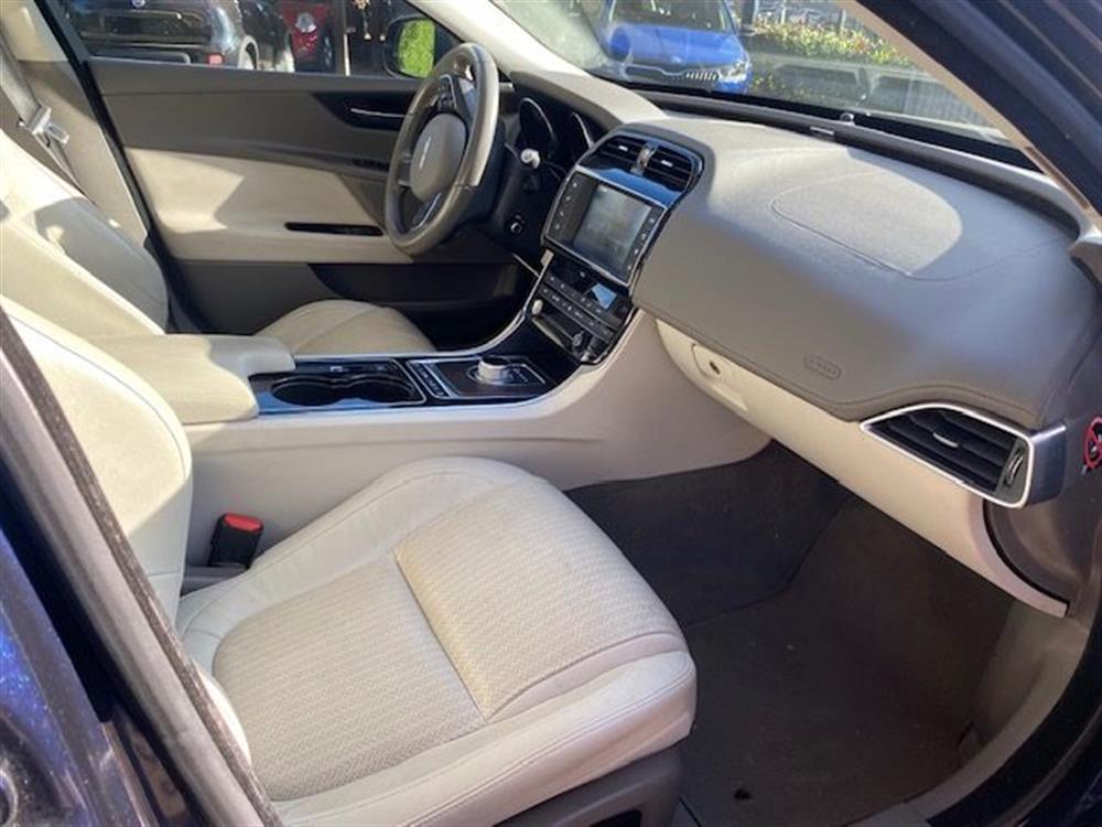 XE XE 2.0 D Turbo 180CV au