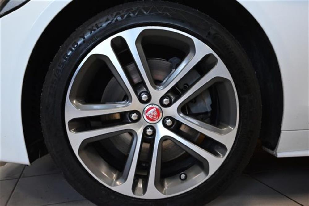 XE XE 2.0d 180CV AUTO R-SP