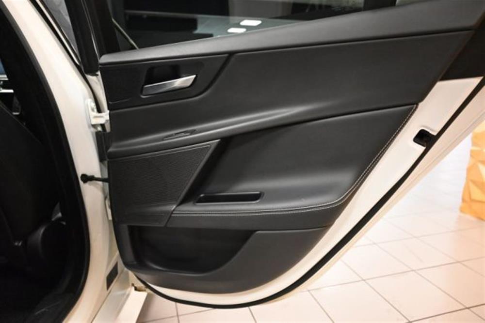 XE XE 2.0d 180CV AUTO R-SP