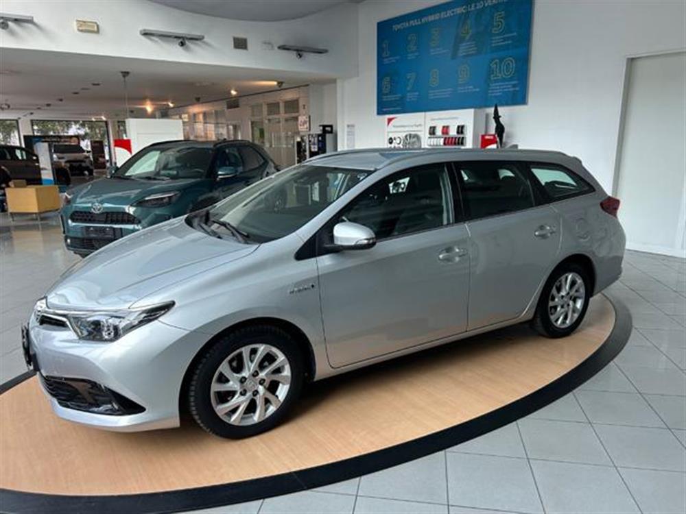 Auris Touring Sports Auris Touring Sports 1.8 Hybrid Active