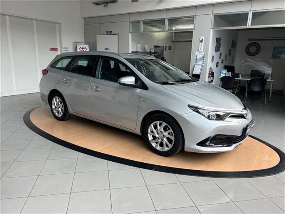 Auris Touring Sports Auris Touring Sports 1.8 Hybrid Active