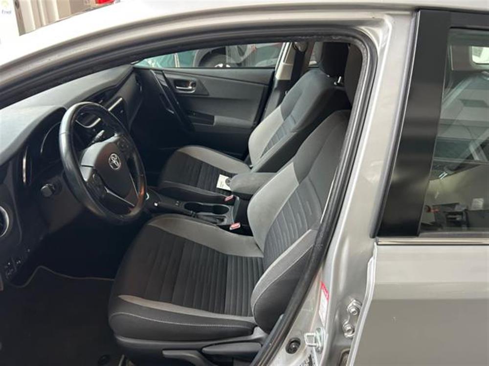 Auris Touring Sports Auris Touring Sports 1.8 Hybrid Active