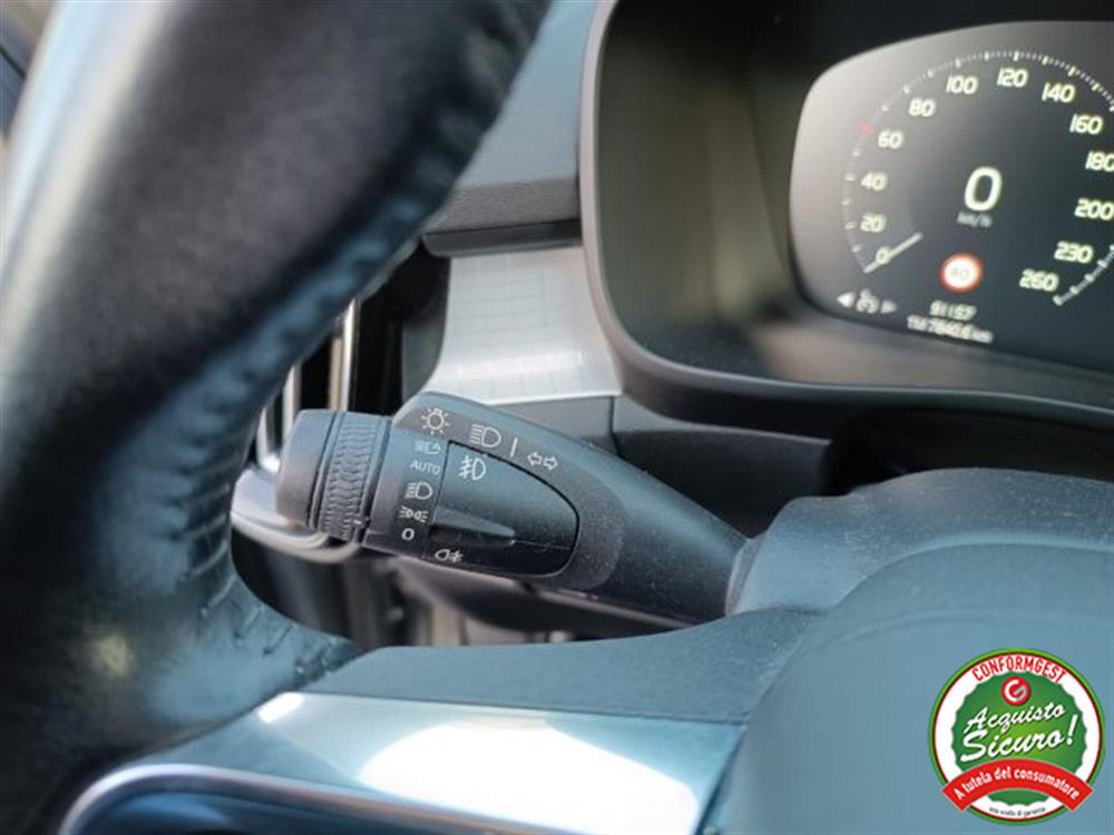 XC40 XC40 D3 Momentum Navi Pel