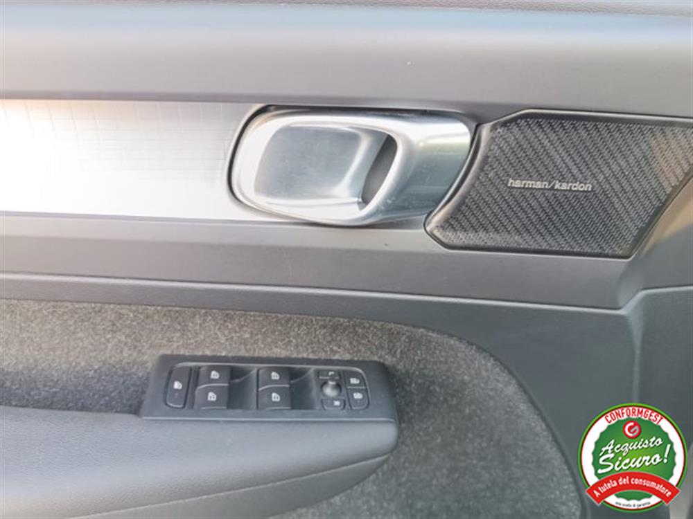 XC40 XC40 D3 Momentum Navi Pel