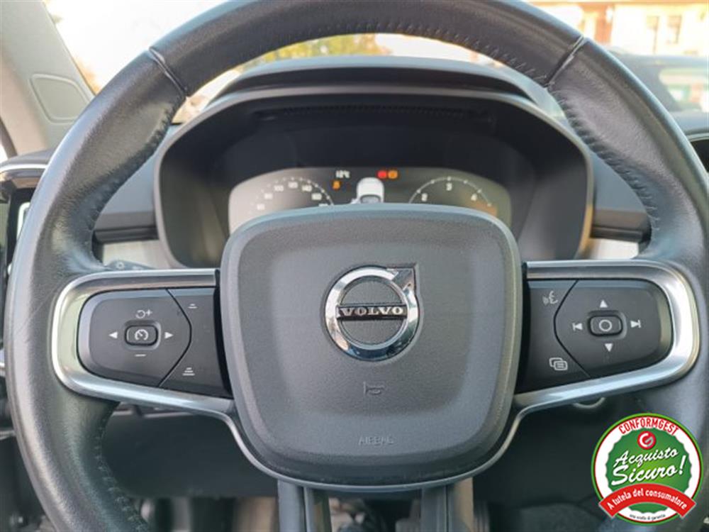 XC40 XC40 D3 Momentum Navi Pel