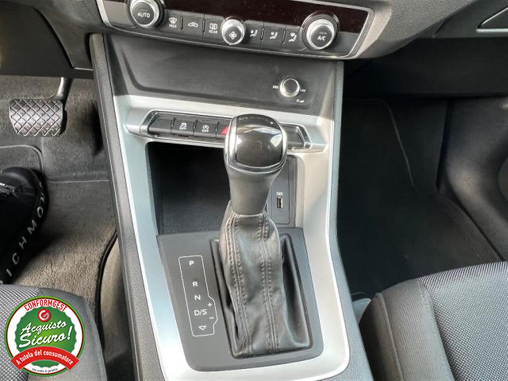 Q3 Q3 35 TFSI S tronic Bus