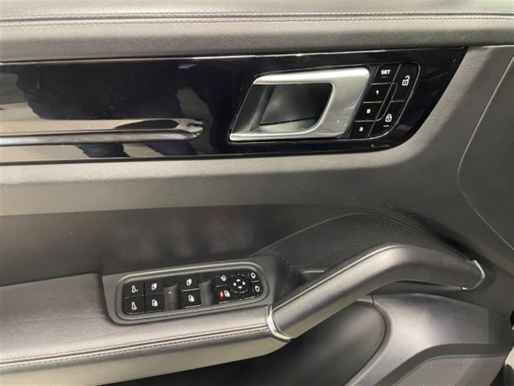 Cayenne Cayenne 3.0 V6 Aut. * PELLE