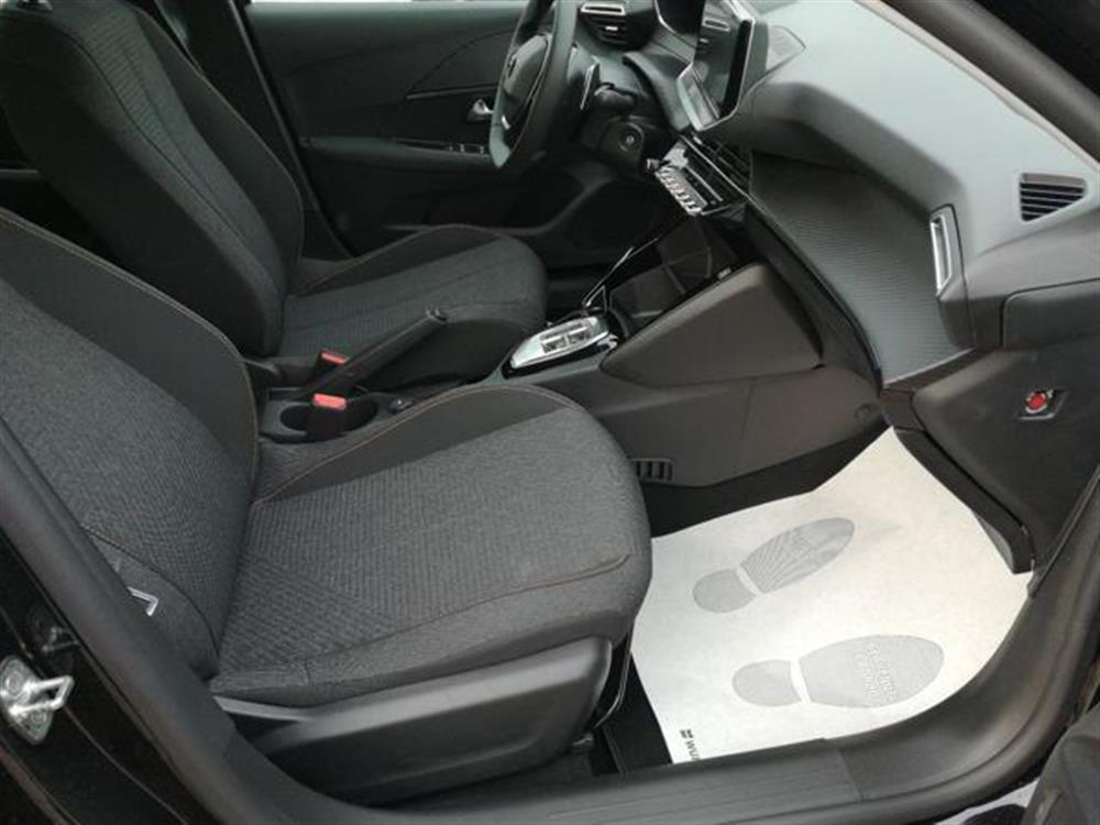 208 208 Hybrid 110 CV e-DCS6