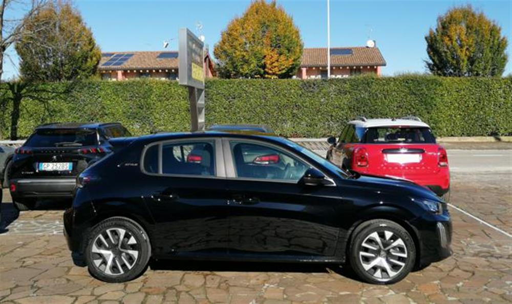 208 208 Hybrid 110 CV e-DCS6