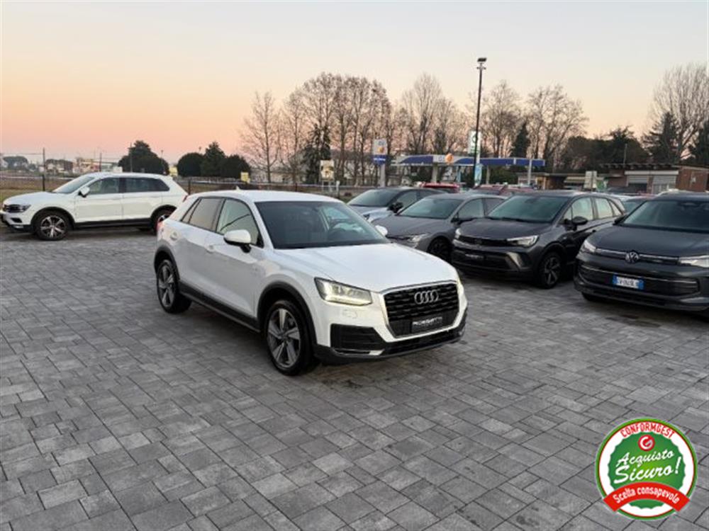 Q2 Q2 1.0 S tronic Sport A