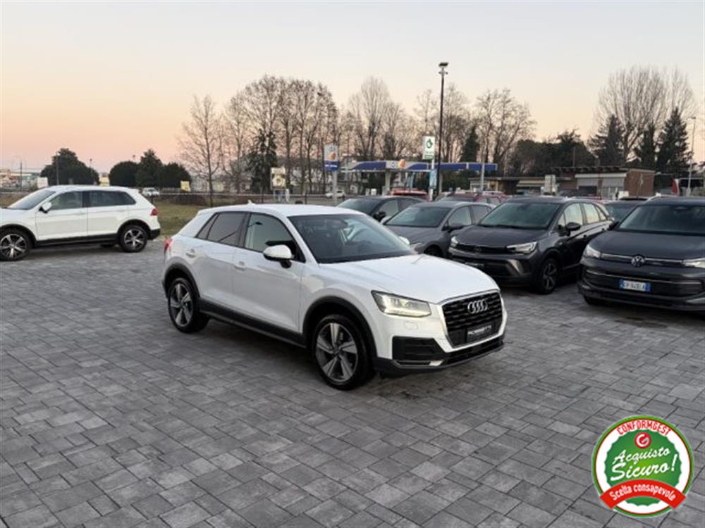 Q2 Q2 1.0 S tronic Sport A
