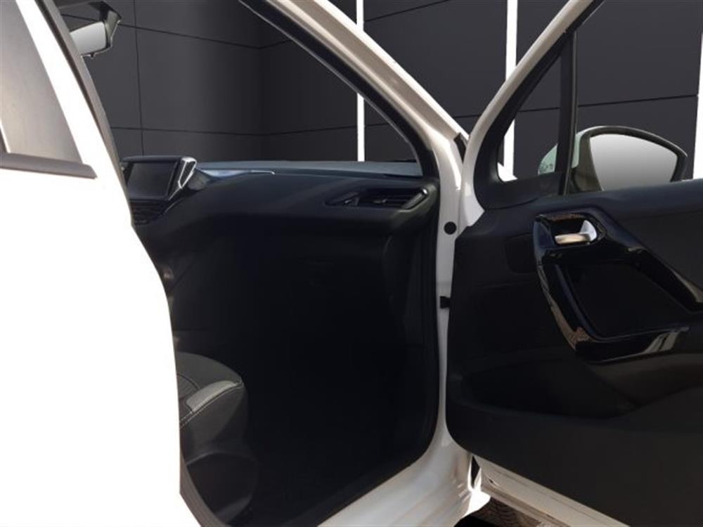 208 208 1° serie PureTech 82