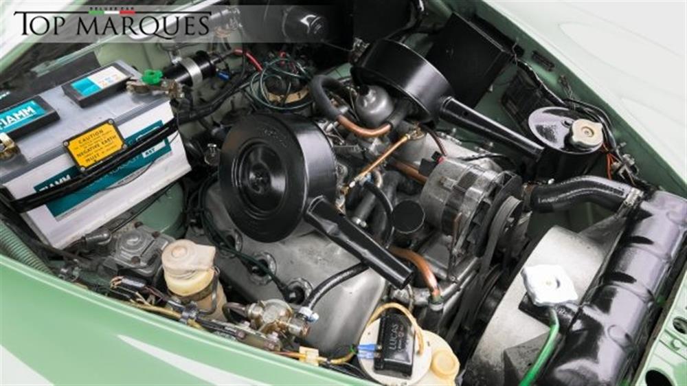 Sovereign Sovereign 250 V8