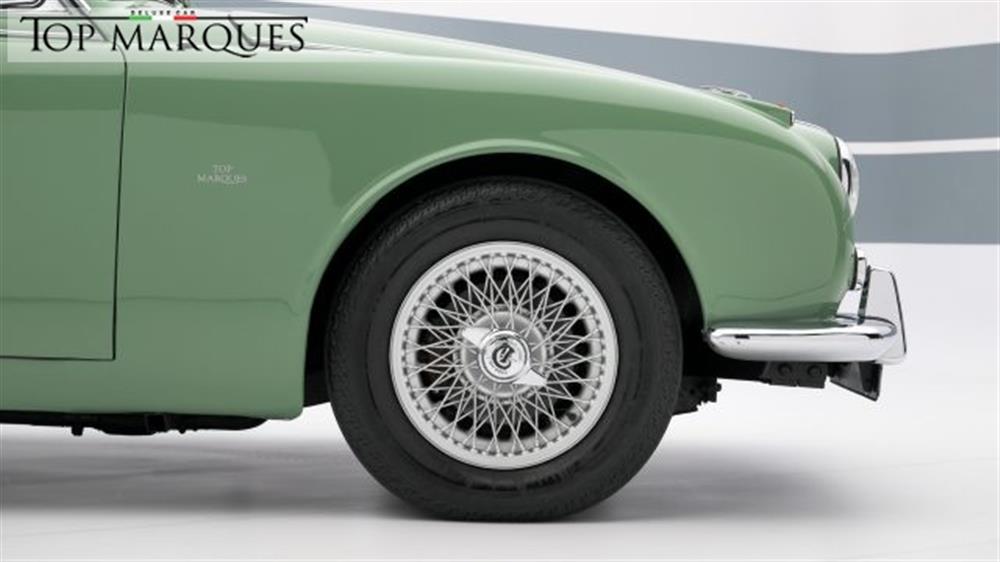 Sovereign Sovereign 250 V8