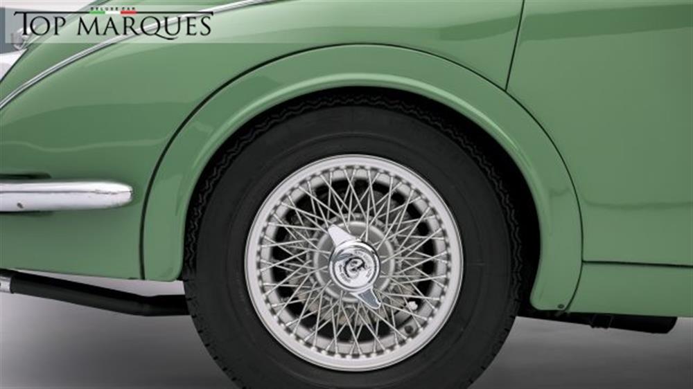 Sovereign Sovereign 250 V8