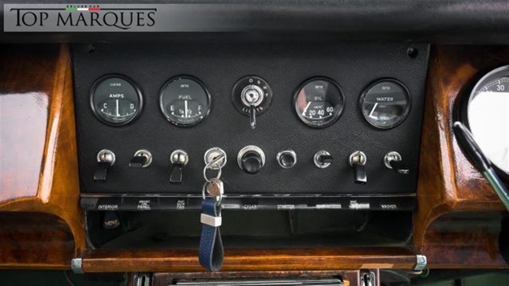 Sovereign Sovereign 250 V8