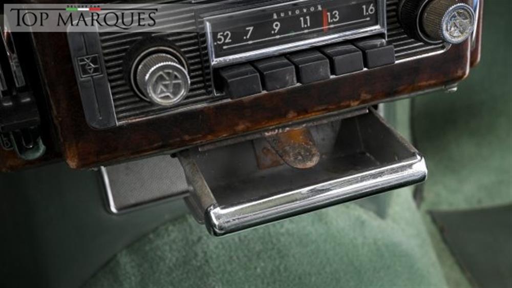 Sovereign Sovereign 250 V8