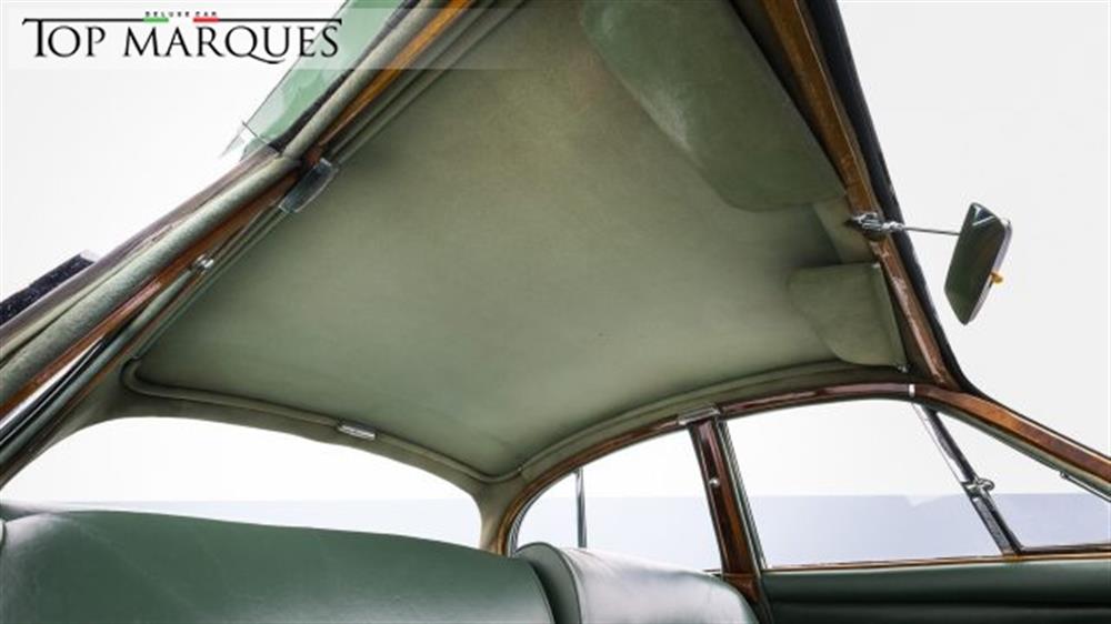 Sovereign Sovereign 250 V8