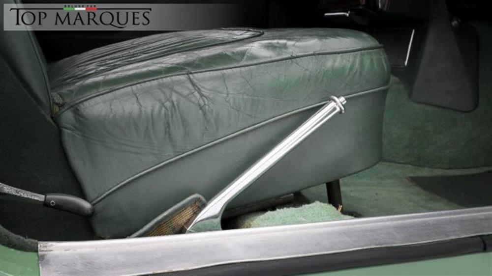 Sovereign Sovereign 250 V8