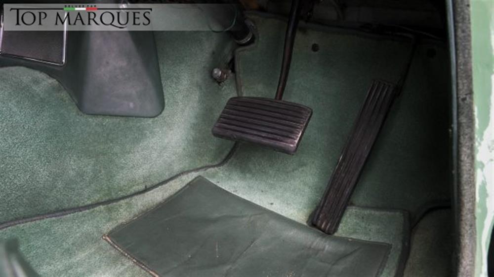 Sovereign Sovereign 250 V8