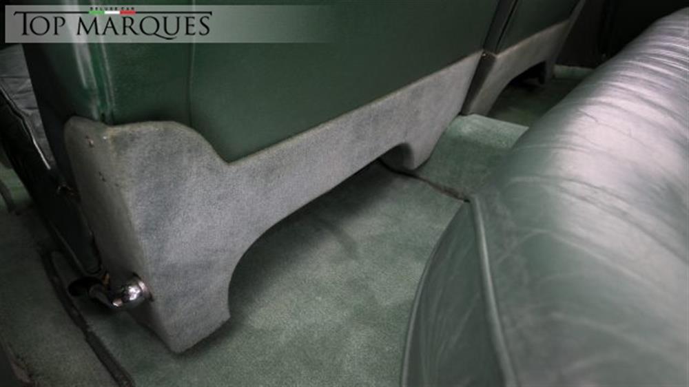 Sovereign Sovereign 250 V8