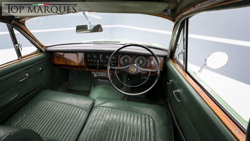 Sovereign Sovereign 250 V8