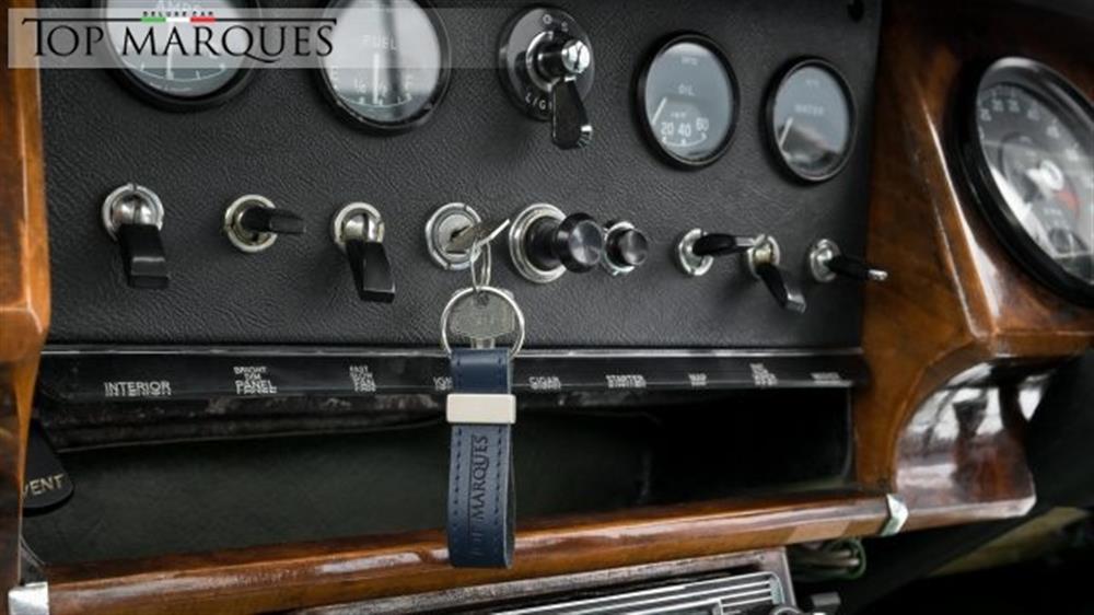 Sovereign Sovereign 250 V8