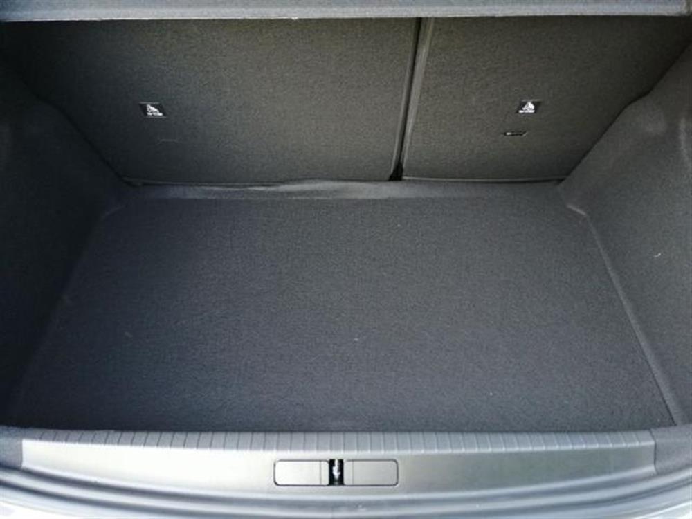 208 208 Hybrid 110 CV e-DCS6