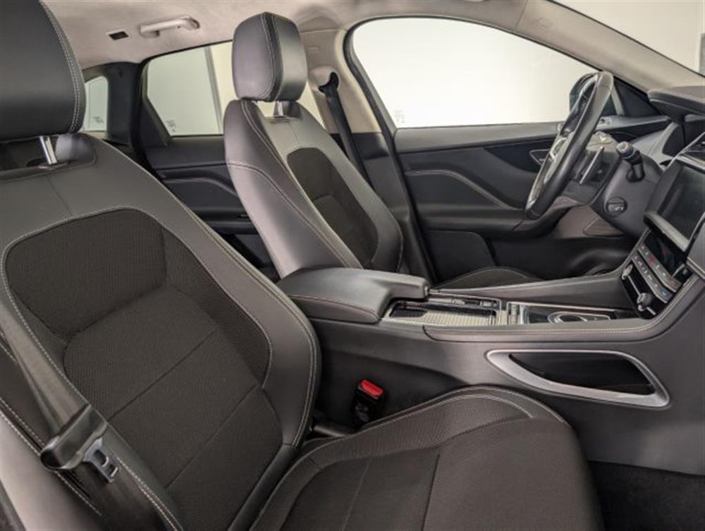 F-Pace F-Pace 2.0 D 180 CV AWD aut