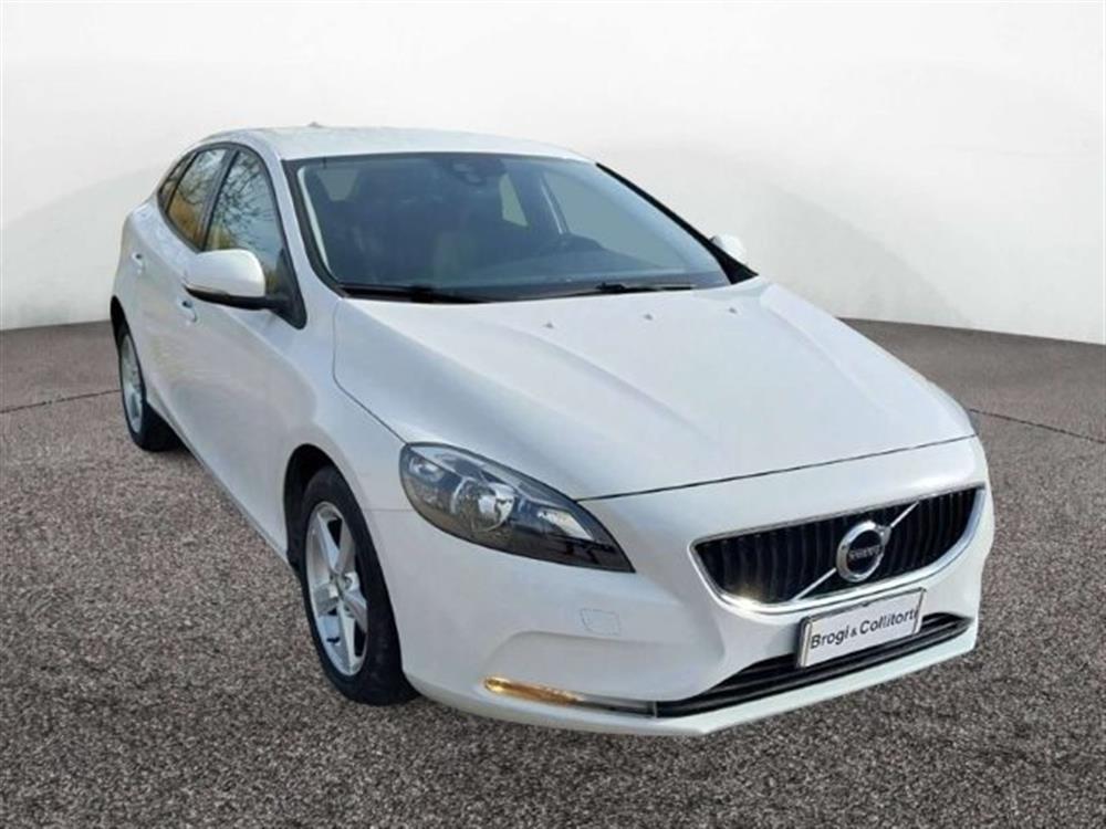 V40 V40 2.0 D2 Kinetic my18
