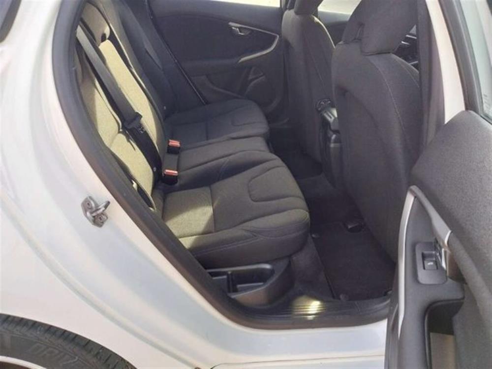 V40 V40 2.0 D2 Kinetic my18