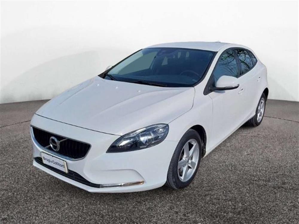 V40 V40 2.0 D2 Kinetic my18