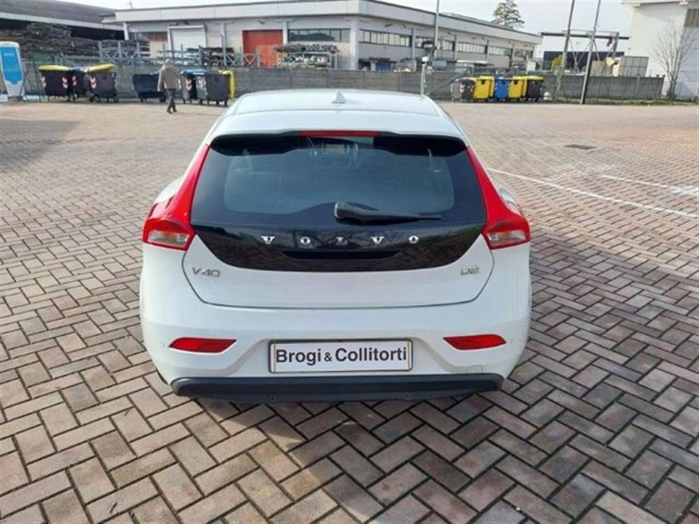 V40 V40 2.0 D2 Kinetic my18