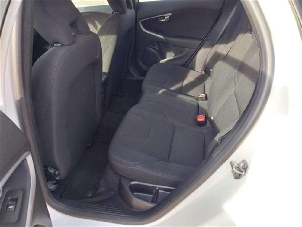 V40 V40 2.0 D2 Kinetic my18