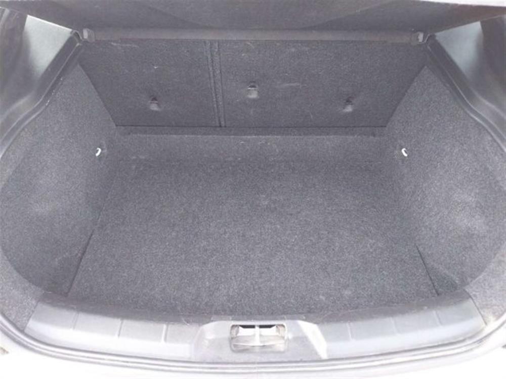 V40 V40 2.0 D2 Kinetic my18