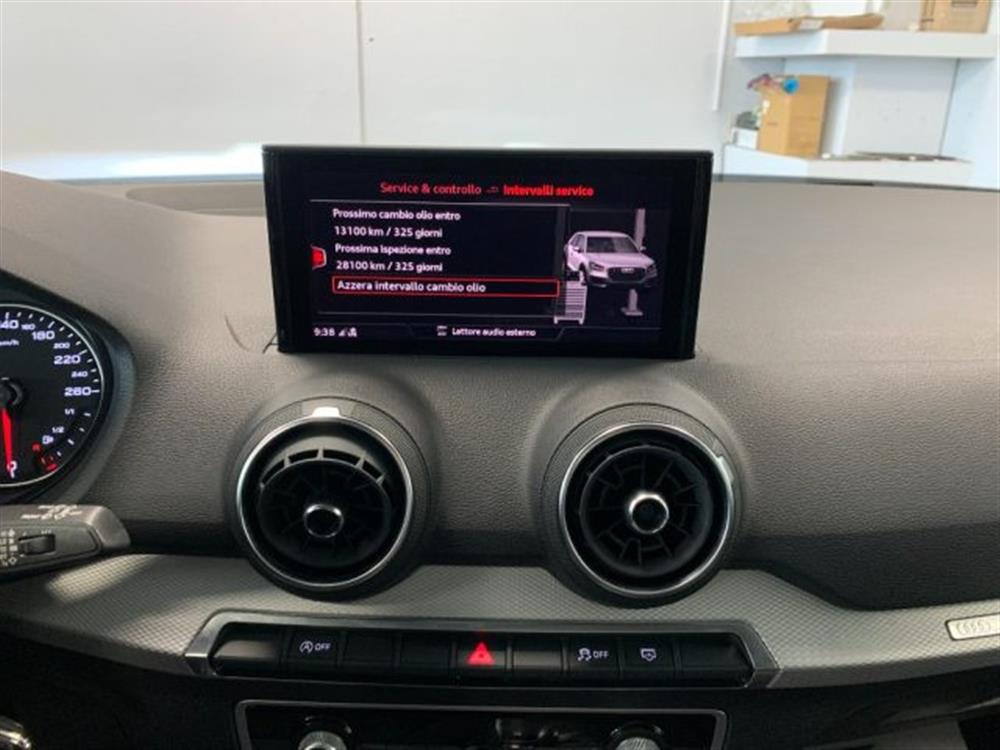 Q2 Q2 30 TDI S tronic Admi