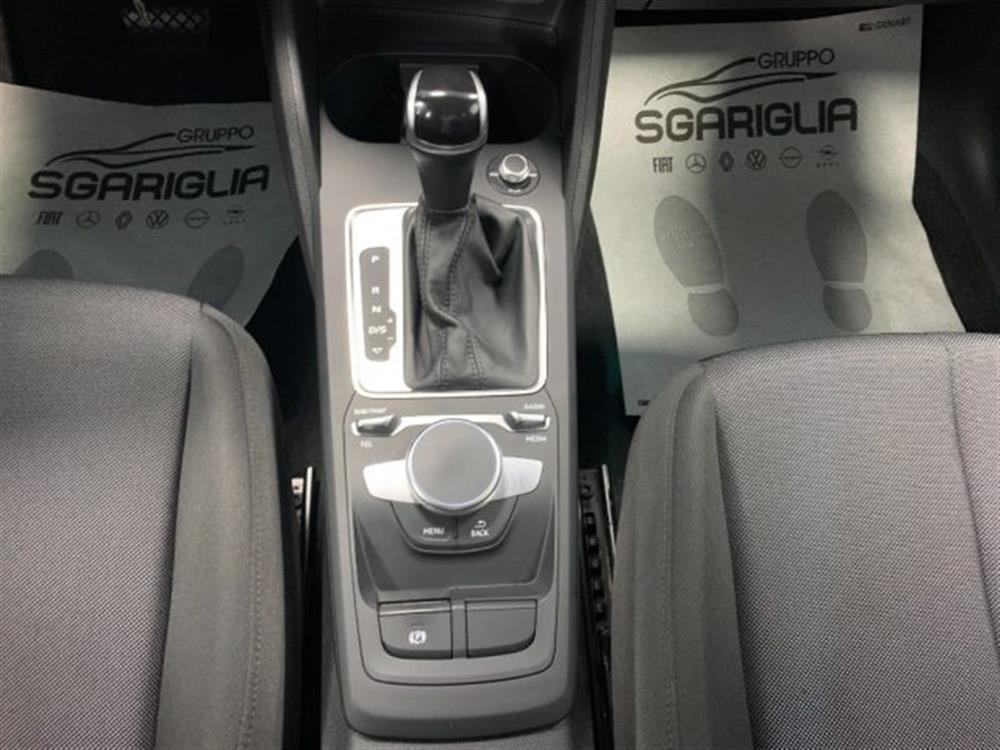 Q2 Q2 30 TDI S tronic Admi