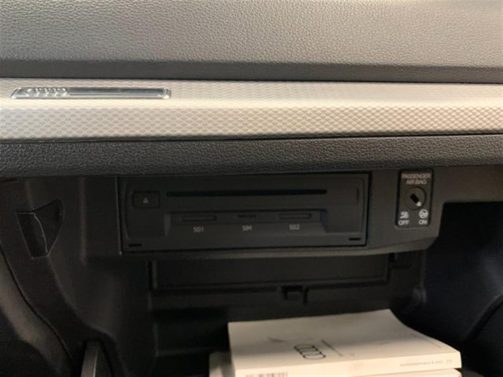 Q2 Q2 30 TDI S tronic Admi