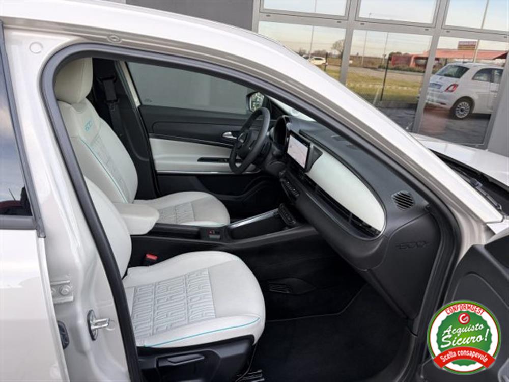 600 600 Hybrid DCT MHEV La P